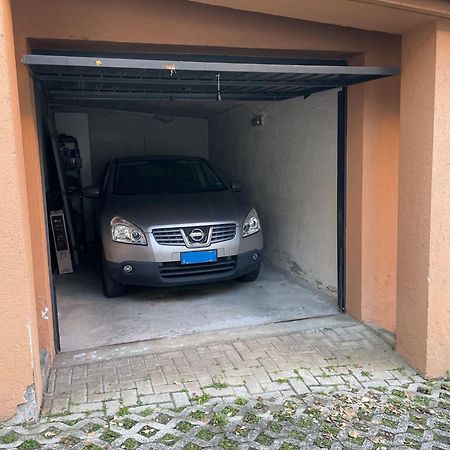 Little Marina Apartment Malgrate Exterior foto