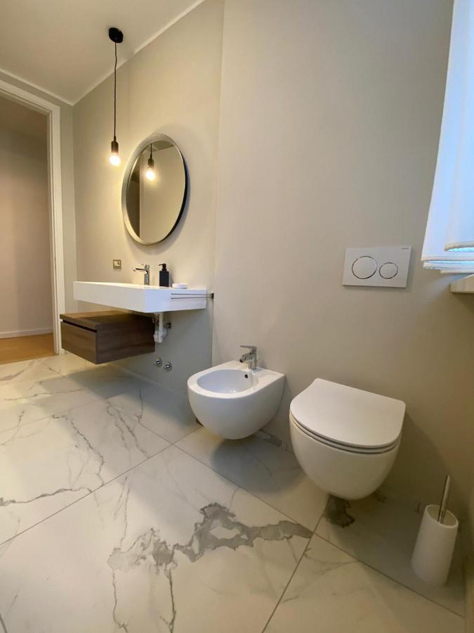 Little Marina Apartment Malgrate Exterior foto