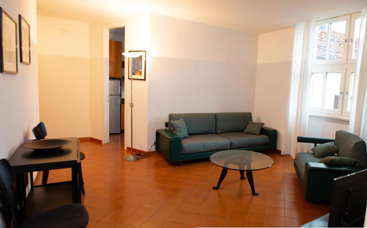 Little Marina Apartment Malgrate Exterior foto